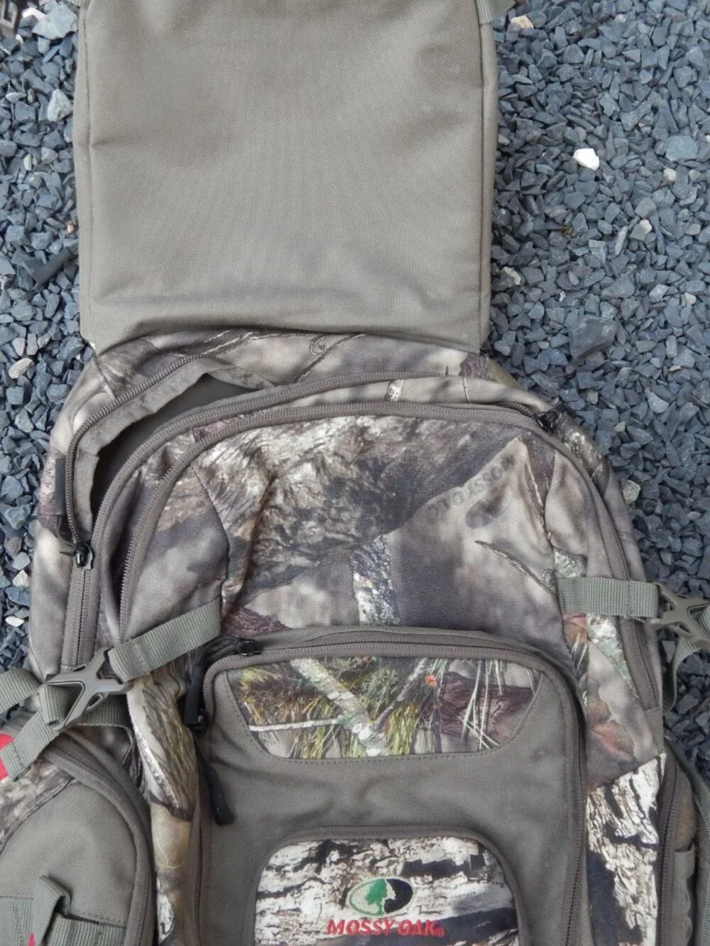 Mossy Oak Camo Hunting & Fishing Backpack Adult with MANY Compartments